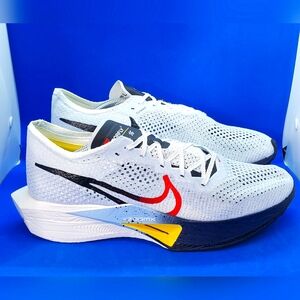 Size 11.5 - Nike ZoomX Vaporfly Next% 3 Flyknit Platinum/Red HJ9079-100 MSRP$260